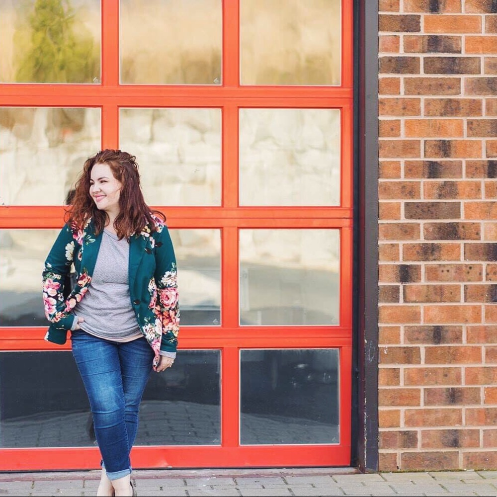 Meet your Posher, Laina
